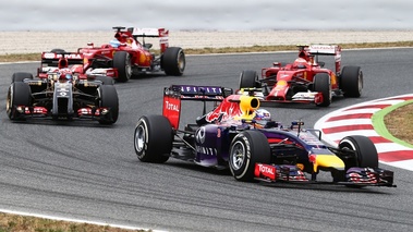 F1 GP Espagne 2014 Red Bull Ricciardo et Ferrari