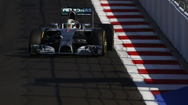 F1 GP Russie 2014 Mercedes Hamilton vue de face