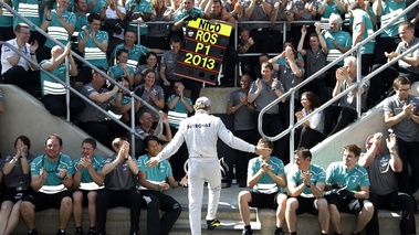 F1 GP Silverstone 2013 Rosberg victoire mécanos