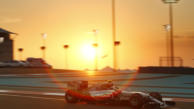 GP F1 Abou Dhabi 2015 Mercedes Rosberg couché du soleil
