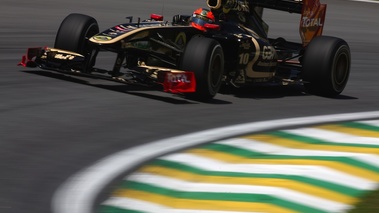 Grosjean 2011 Lotus Renault 3/4 avant