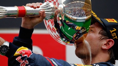 Inde 2011 - Vettel champagne