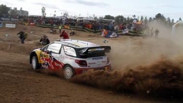 Espagne 2011 Loeb 3/4 arrière terre