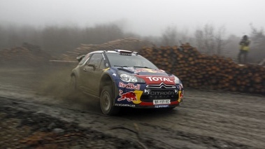 GB 2011 Citroën DS3 Loeb 3/4 avant