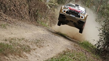 WRC Australie 2013 Citroën Meeke jump