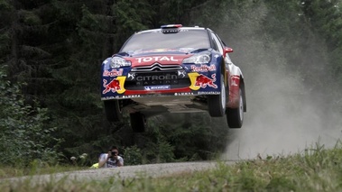 WRC Finlande 2012 Citroën Loeb jump