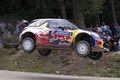 WRC Finlande 2012 Citroën Neuville jump vue profil