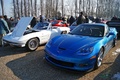 Cars & Coffee Paris - Chevrolet Corvette C6 Grand Sport bleu & C2 Cabriolet blanc