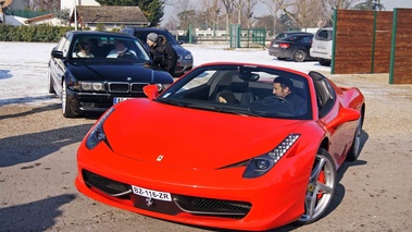 Cars & Coffee Paris - Ferrari 458 Spider rouge 3/4 avant gauche