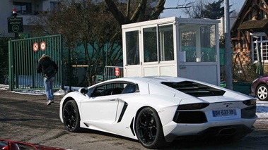 Cars & Coffee Paris - Lamborghini Aventador blanc 3/4 arrière gauche