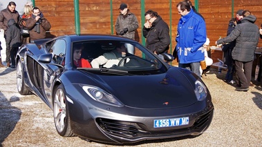 Cars & Coffee Paris - McLaren MP4-12C anthracite 3/4 avant droit