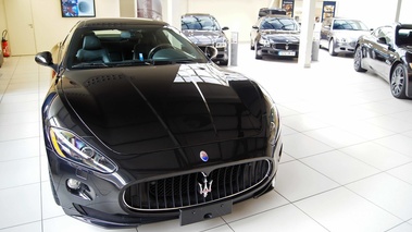 Concession Pozzi - showroom Maserati 3