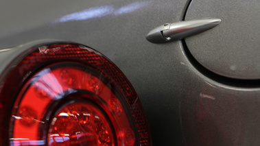 Donkervoort D8 GTO - grise - détail, feux arrière