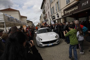 Ferrari FF blanc vue de la face avant