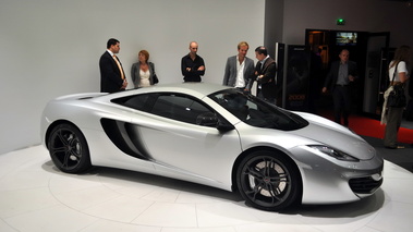 Inauguration concession Neubauer 04.10.11 - McLaren MP4-12C gris profil