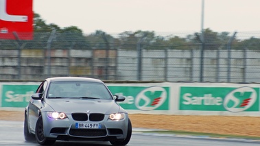 Journée FLA au Bugatti - BMW M3 E92 anthracite mate 3/4 avant droit filé