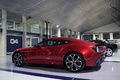 Présentation Aston Martin V12 Zagato - Aston Martin V12 Zagato rouge profil penché