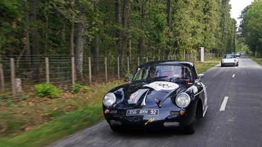 Rallye d'Automne 2012 - Porsche 356 bleu 3/4 avant gauche travelling penché