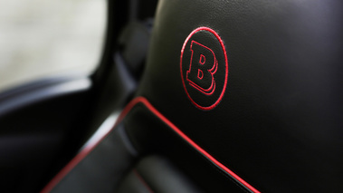 Smart Brabus 10th Anniversary - gris/titane - logo Brabus rouge appuie-tête
