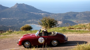 Trophée en Corse - Porsche 356 Cabriolet bordeaux profil 