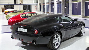 Visite de l'usine Zagato - Aston Martin DB7 Zagato noir 3/4 arrière droit