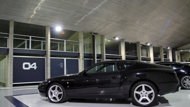 Visite de l'usine Zagato - Aston Martin DB7 Zagato noir profil