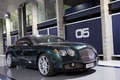 Visite de l'usine Zagato - Bentley Continental GT vert 3/4 avant droit
