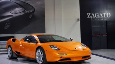 Visite de l'usine Zagato - prototype Lamborghini orange 3/4 avant droit