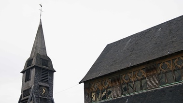 Honfleur - Tesla Roadster Sport - église