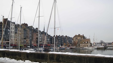 Honfleur - Tesla Roadster Sport - le port 3