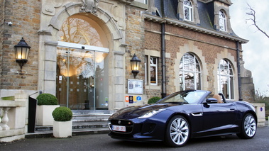 Jaguar F-Type Namur - Château de Namur 2