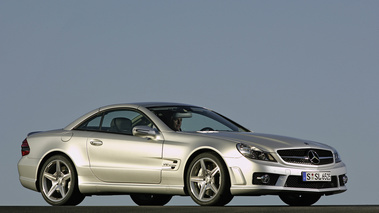 SL 65 AMG grise 3/4 avant droit