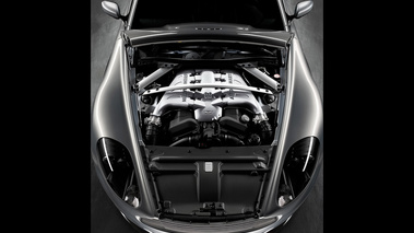 Aston Martin DBS grise moteur