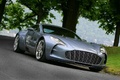 Aston Martin One77-grise-3/4 avant