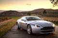 Aston Martin V8 Vantage grise 3/4 avant D