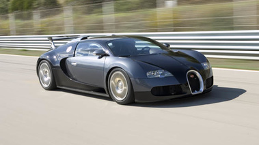 Bugatti Veyron grise 3/4 avant D