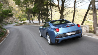 Ferrari California bleue 3/4 arrière G