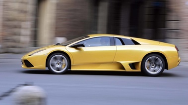 Lamborghini Murciélago LP 640 jaune profil