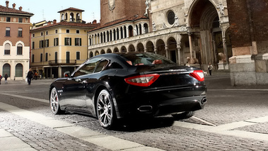 Maserati Granturismo S noire 3/4 arrière G