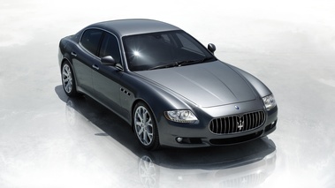 Maserati Quattroporte S grise-bleue 3/4 avant D