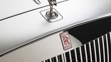 Rolls-Royce 200EX-gris/noir-détail logo spirit of ecstasy