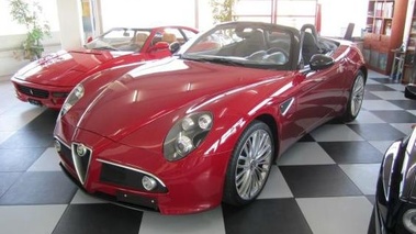 ALFA ROMEO 8C Spider - VENDU 2010 - 3/4 avant gauche