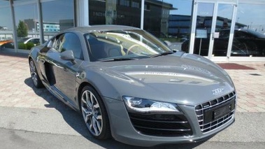 AUDI R8 V10 - VENDU 2009 - 3/4 avant droit