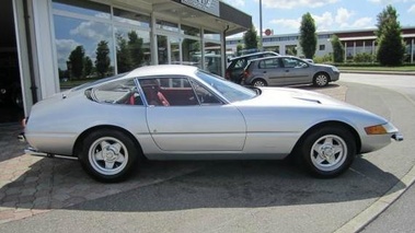 FERRARI 365 GTB/4 - VENDU 1972 - profil