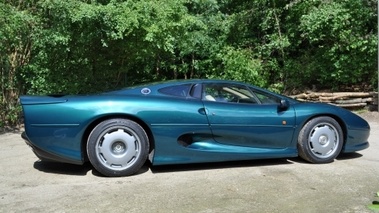 JAGUAR XJ 220 - VENDU 1992 - Vue de profil droit