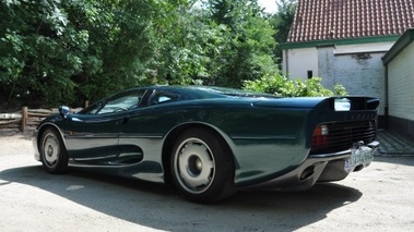 JAGUAR XJ 220 - VENDU 1992 - Vue 3/4 avant droit