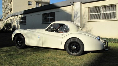 JAGUAR XK120 FHC - VENDU 1952 - profil