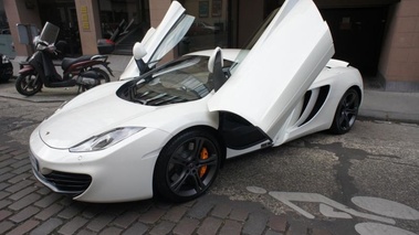 MCLAREN MP4-12C - VENDU 2012 - 3/4 avant gauche