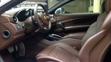 FERRARI FF - VENDU 2012 - intérieur