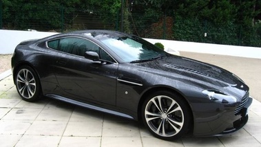 ASTON MARTIN AMV12 - VENDU 2009 - Vue 3/4 avant droit